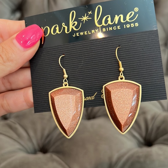 Park Lane Dubai Earrings - Picture 2 of 2